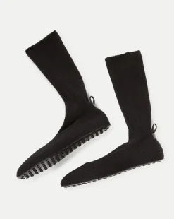 Flexible Knit Shoe in Black