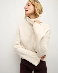 Matilda Merino Cashmere Turtleneck in Ecru