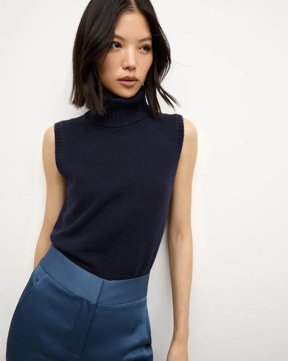 Mazzy Cashmere Turtleneck in Navy